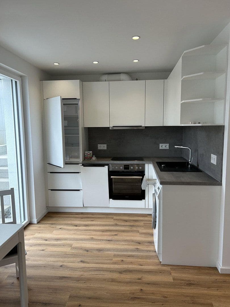Pronájem bytu 1+1 28 m², Esslingen am Neckar, Bádensko-Württembersko Pronájem bytu 1+1 28 m², Esslingen am Neckar, Bádensko-Württembersko