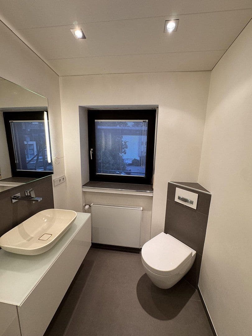 Pronájem bytu 4+1 123 m², Karbener Straẞe 1a, Nidderau, Hessen Pronájem bytu 4+1 123 m², Karbener Straẞe 1a, Nidderau, Hessen