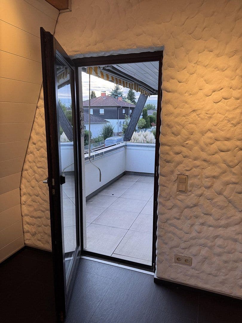 Pronájem bytu 4+1 123 m², Karbener Straẞe 1a, Nidderau, Hessen Pronájem bytu 4+1 123 m², Karbener Straẞe 1a, Nidderau, Hessen