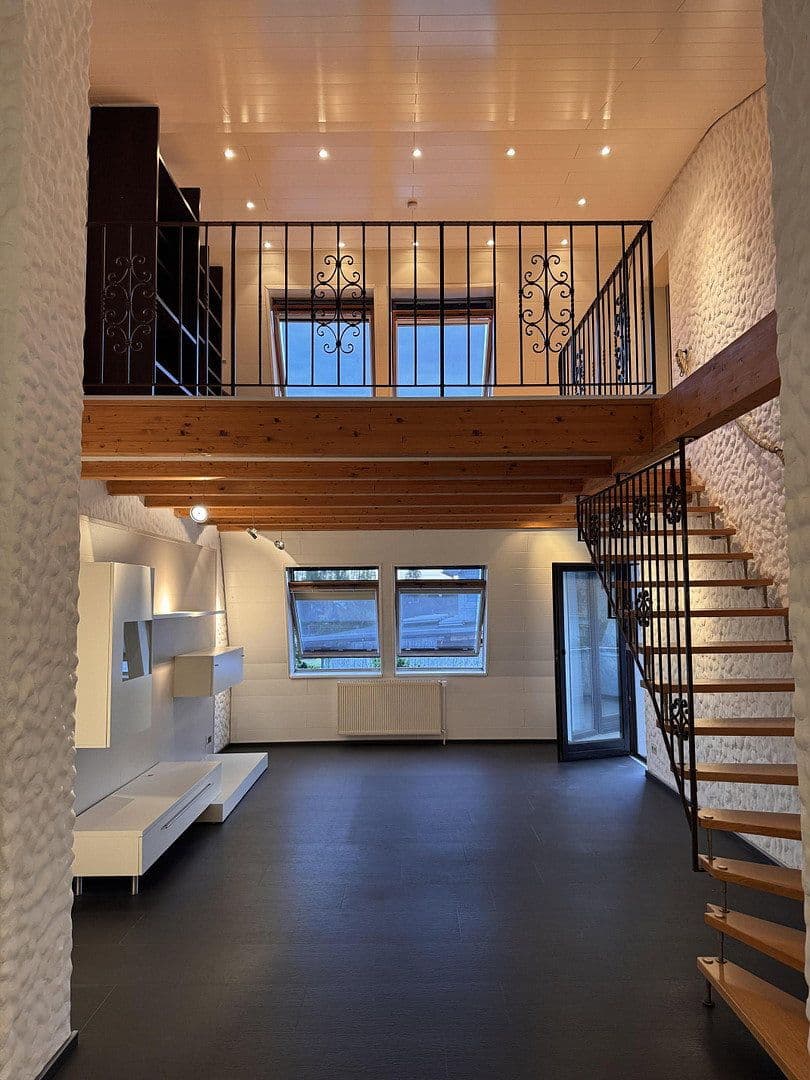 Pronájem bytu 4+1 123 m², Karbener Straẞe 1a, Nidderau, Hessen Pronájem bytu 4+1 123 m², Karbener Straẞe 1a, Nidderau, Hessen