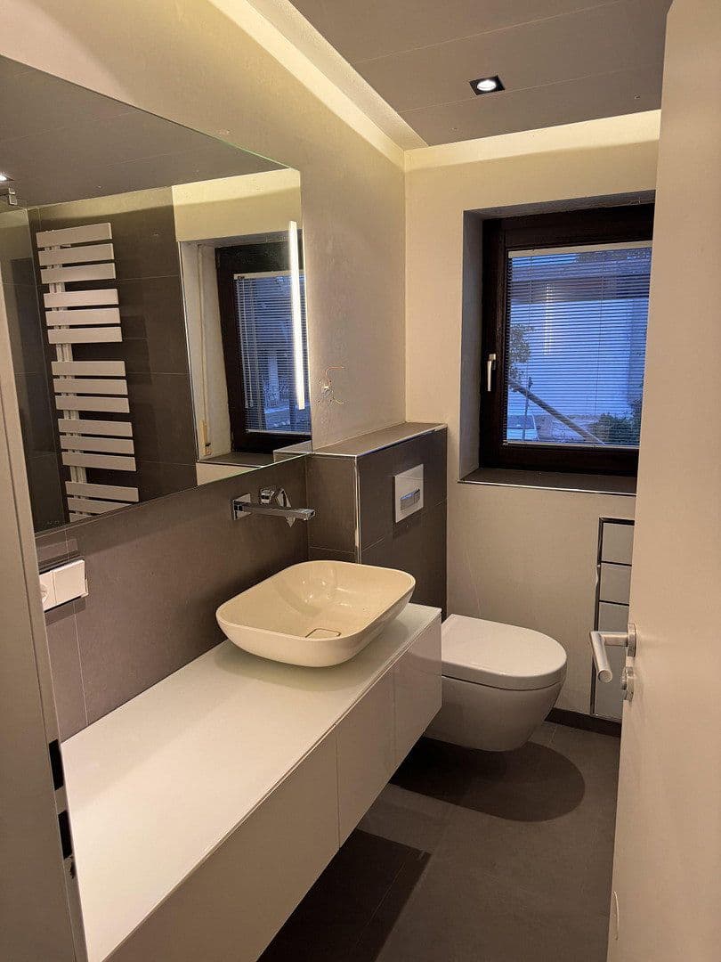 Pronájem bytu 4+1 123 m², Karbener Straẞe 1a, Nidderau, Hessen Pronájem bytu 4+1 123 m², Karbener Straẞe 1a, Nidderau, Hessen