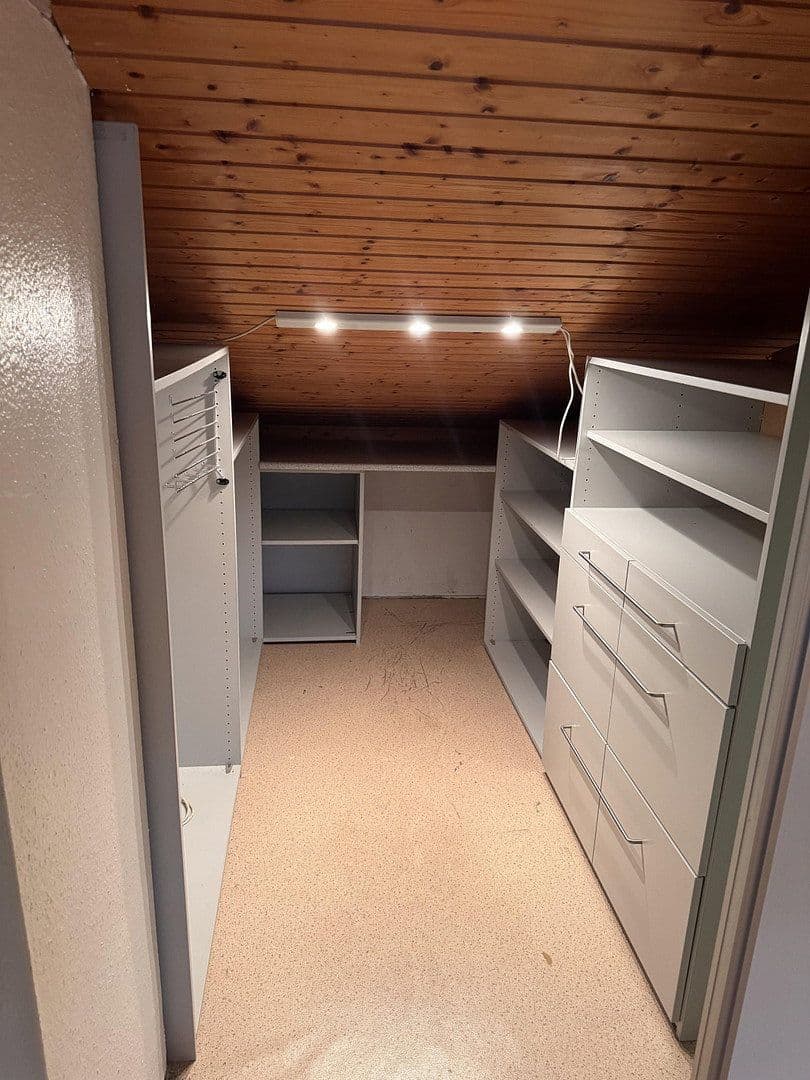 Pronájem bytu 4+1 123 m², Karbener Straẞe 1a, Nidderau, Hessen Pronájem bytu 4+1 123 m², Karbener Straẞe 1a, Nidderau, Hessen