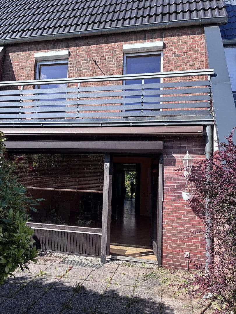 Prodej domu 106 m², pozemek 220 m², Drosselstieg 7, Henstedt-Ulzburg, Šlesvicko-Holštýnsko Prodej domu 106 m², pozemek 220 m², Drosselstieg 7, Henstedt-Ulzburg, Šlesvicko-Holštýnsko