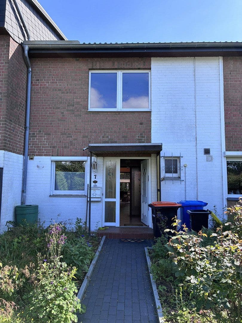 Prodej domu 106 m², pozemek 220 m², Drosselstieg 7, Henstedt-Ulzburg, Šlesvicko-Holštýnsko Prodej domu 106 m², pozemek 220 m², Drosselstieg 7, Henstedt-Ulzburg, Šlesvicko-Holštýnsko