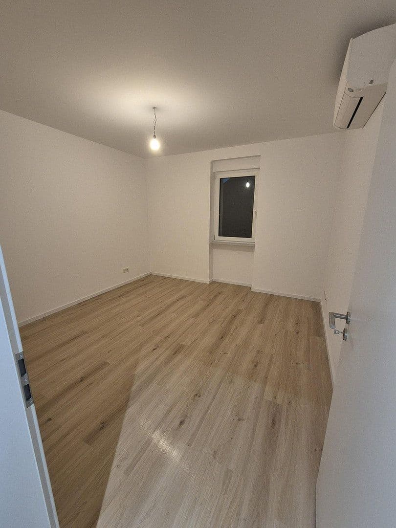 Pronájem bytu 4+1 113 m², Bühler Straße 138, Saarbrücken, Země Sársko Pronájem bytu 4+1 113 m², Bühler Straße 138, Saarbrücken, Země Sársko