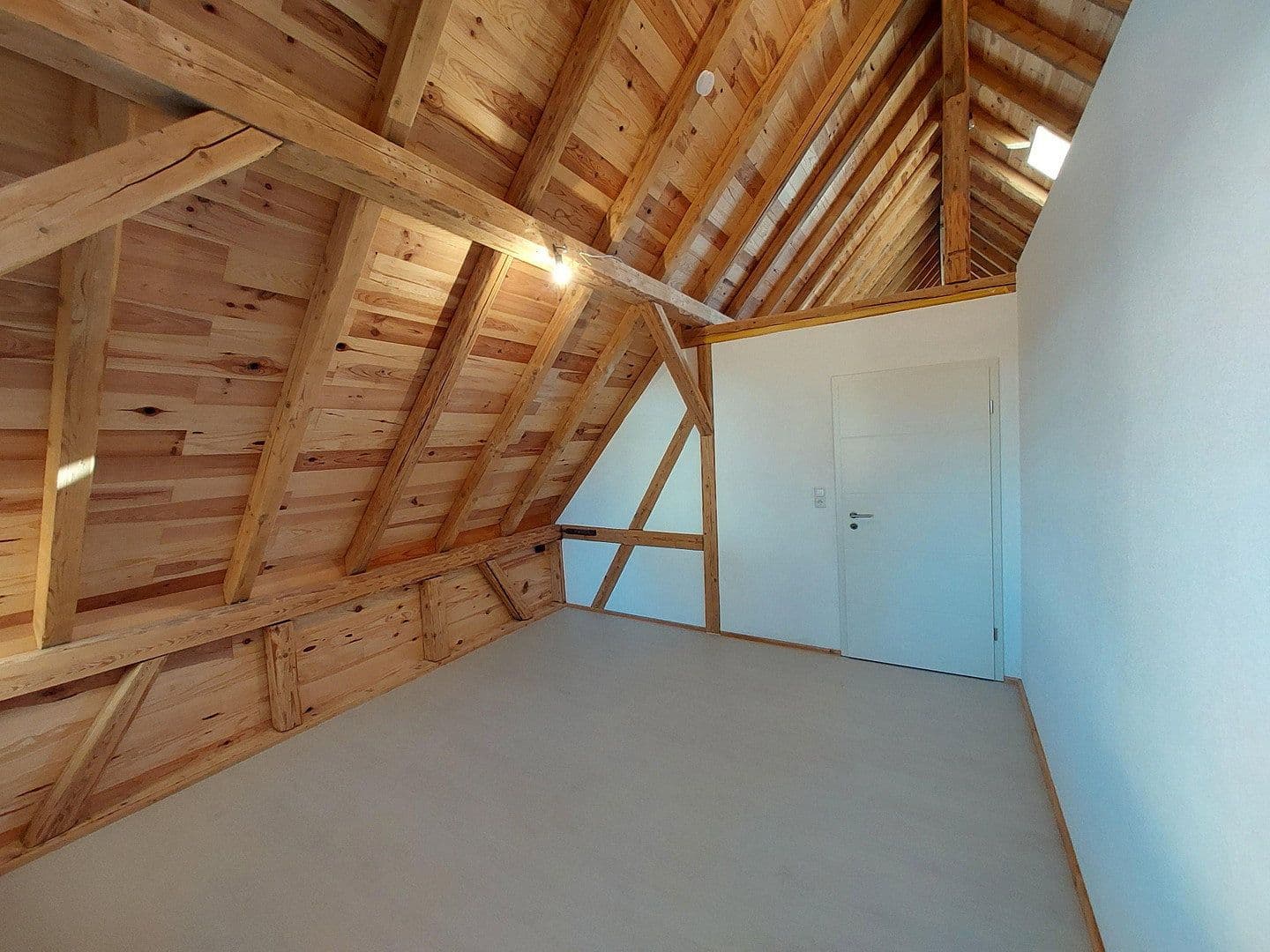 Pronájem domu 100 m², pozemek 200 m², Loßburg, Bádensko-Württembersko Pronájem domu 100 m², pozemek 200 m², Loßburg, Bádensko-Württembersko