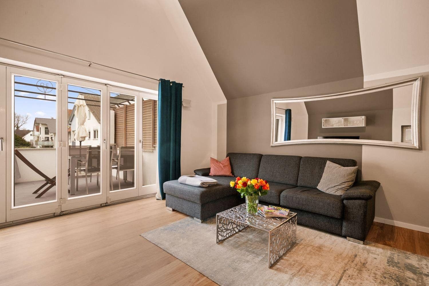 Pronájem bytu 2+kk 82 m², Friedrichshafen, Bádensko-Württembersko Pronájem bytu 2+kk 82 m², Friedrichshafen, Bádensko-Württembersko