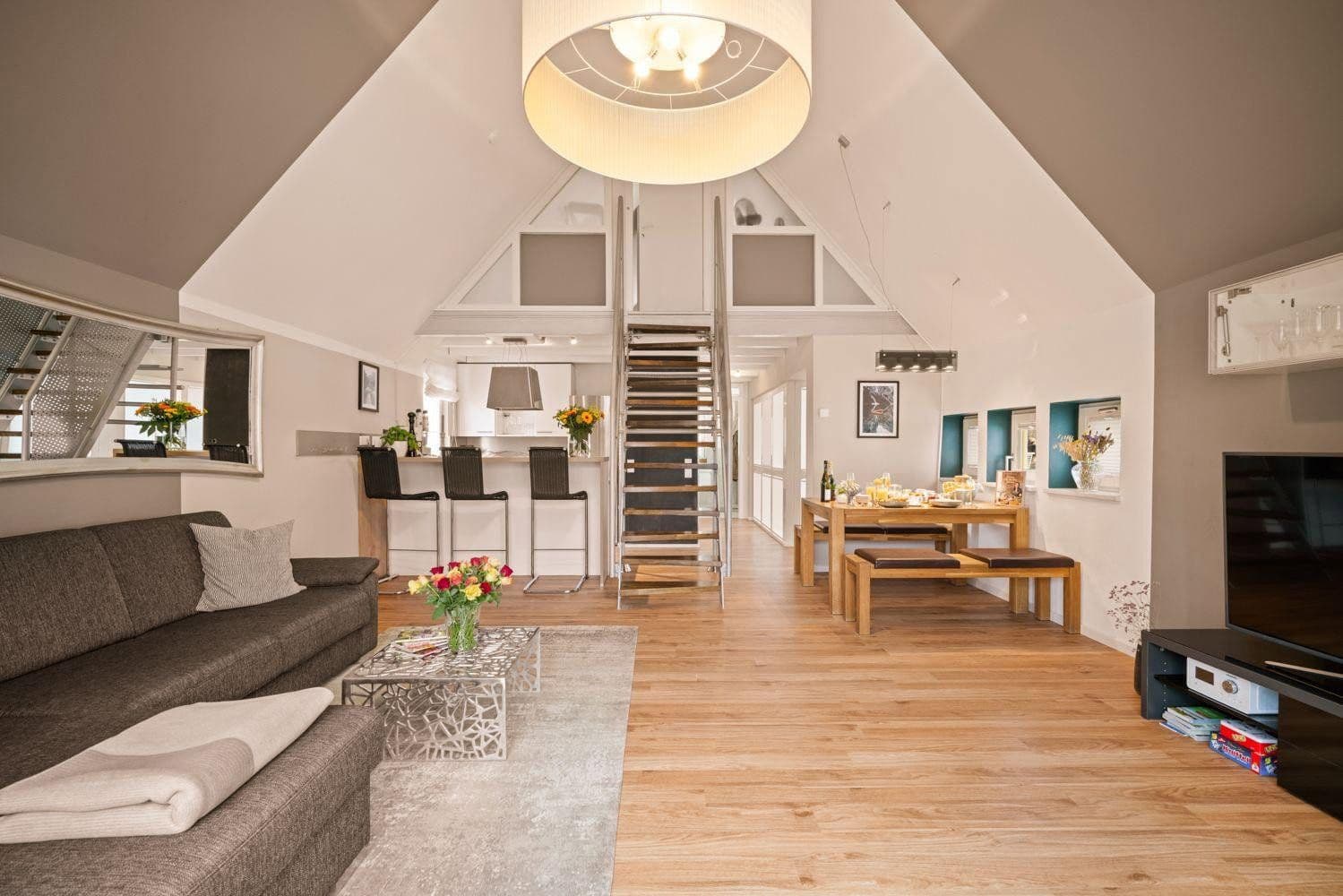 Pronájem bytu 2+kk 82 m², Friedrichshafen, Bádensko-Württembersko Pronájem bytu 2+kk 82 m², Friedrichshafen, Bádensko-Württembersko