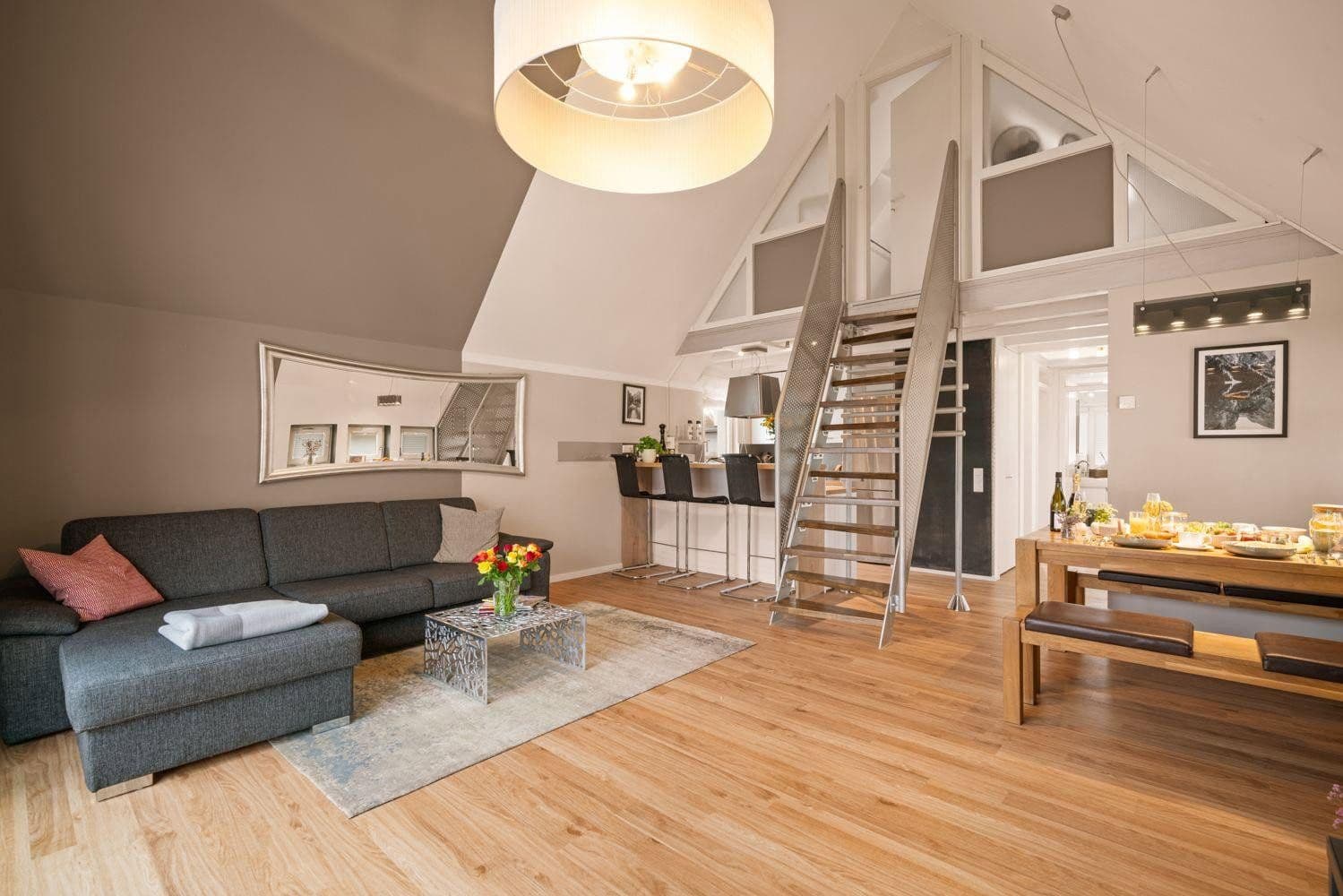 Pronájem bytu 2+kk 82 m², Friedrichshafen, Bádensko-Württembersko Pronájem bytu 2+kk 82 m², Friedrichshafen, Bádensko-Württembersko