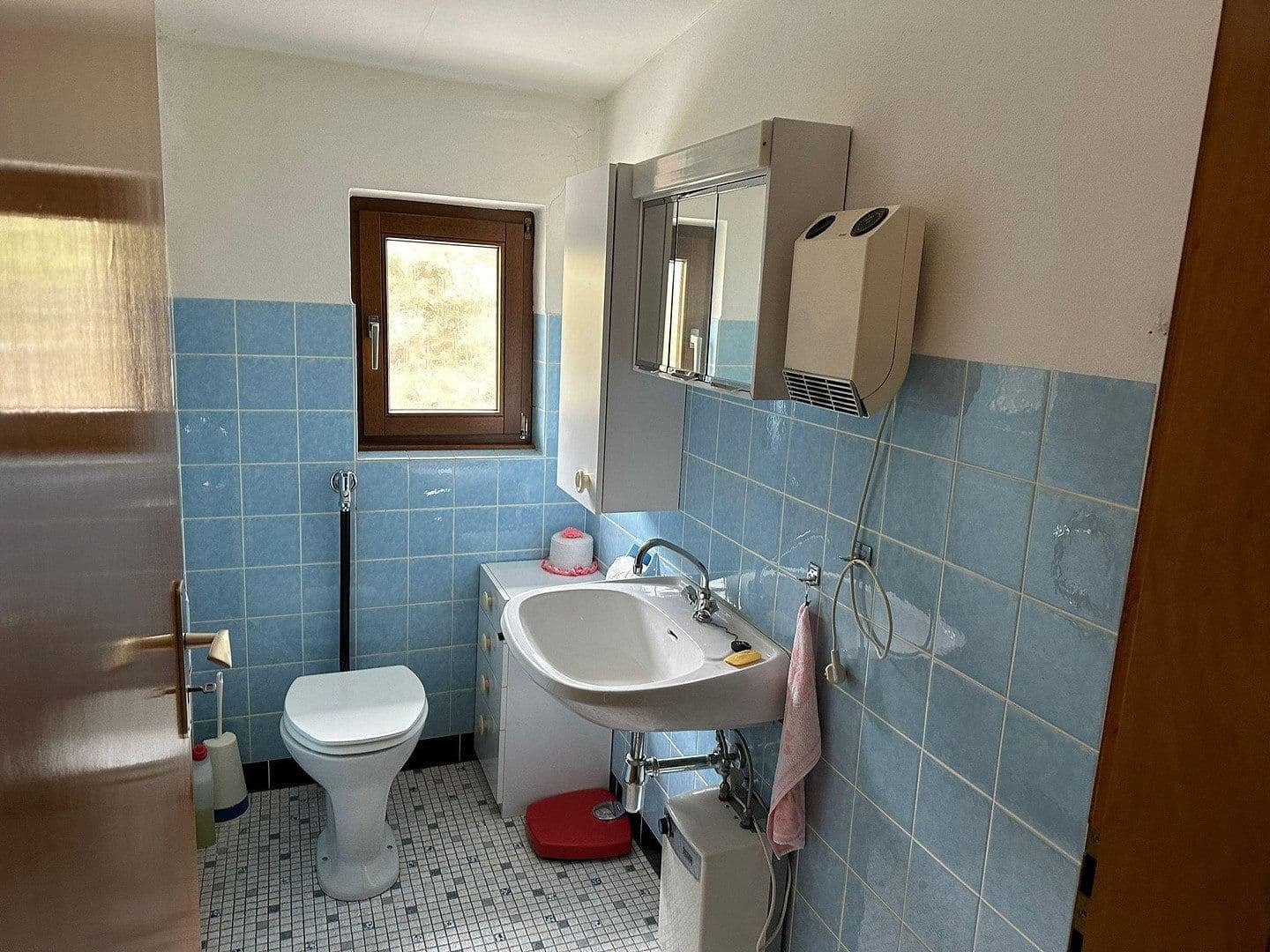 Prodej domu 188 m², pozemek 380 m², Hauptstr.16, Wimbach, Porýní-Falc Prodej domu 188 m², pozemek 380 m², Hauptstr.16, Wimbach, Porýní-Falc