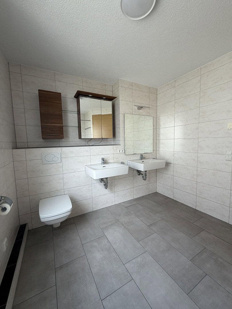 Pronájem bytu 4+kk 115 m², Seestraße 38, Weil im Schönbuch, Bádensko-Württembersko Pronájem bytu 4+kk 115 m², Seestraße 38, Weil im Schönbuch, Bádensko-Württembersko