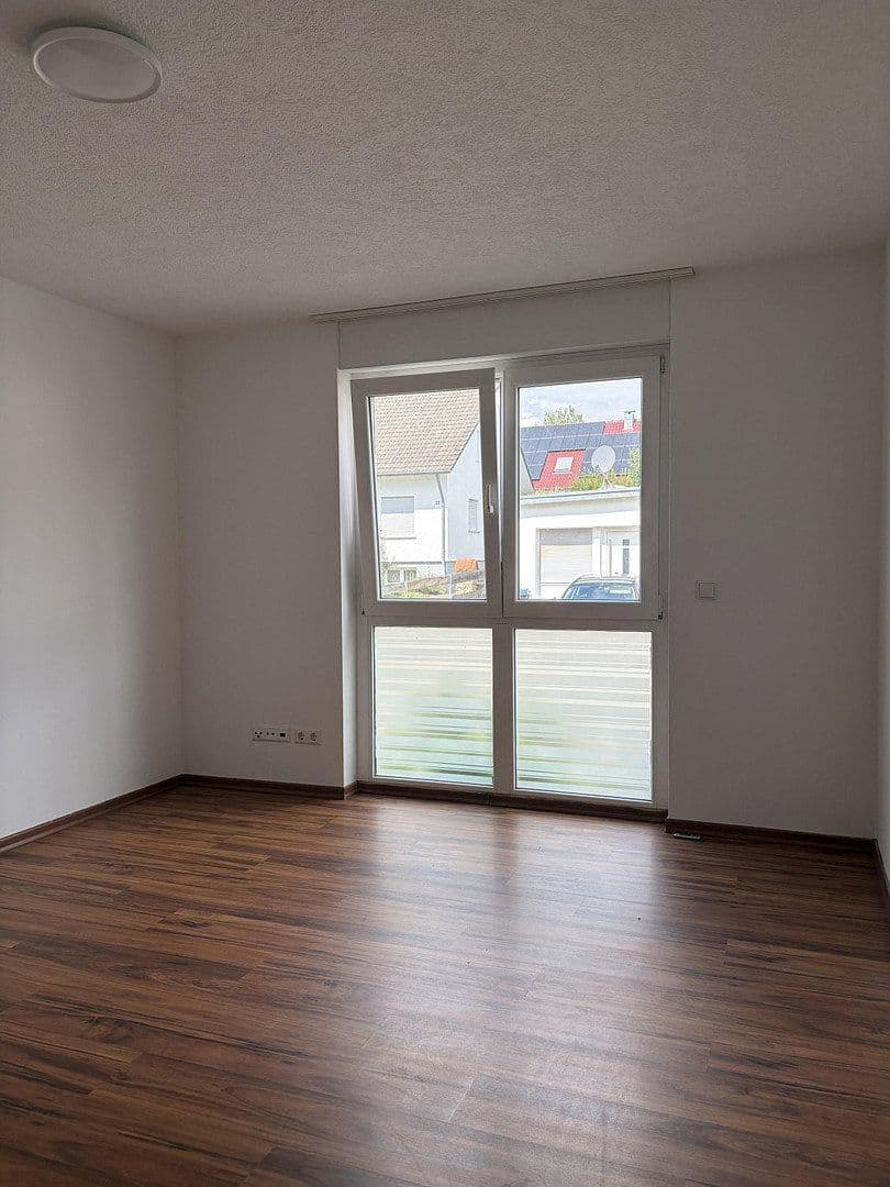 Pronájem bytu 4+kk 115 m², Seestraße 38, Weil im Schönbuch, Bádensko-Württembersko Pronájem bytu 4+kk 115 m², Seestraße 38, Weil im Schönbuch, Bádensko-Württembersko