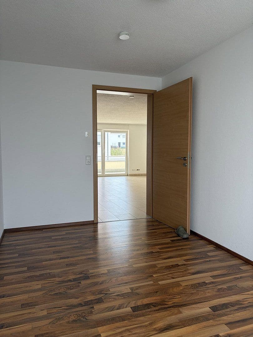 Pronájem bytu 4+kk 115 m², Seestraße 38, Weil im Schönbuch, Bádensko-Württembersko Pronájem bytu 4+kk 115 m², Seestraße 38, Weil im Schönbuch, Bádensko-Württembersko