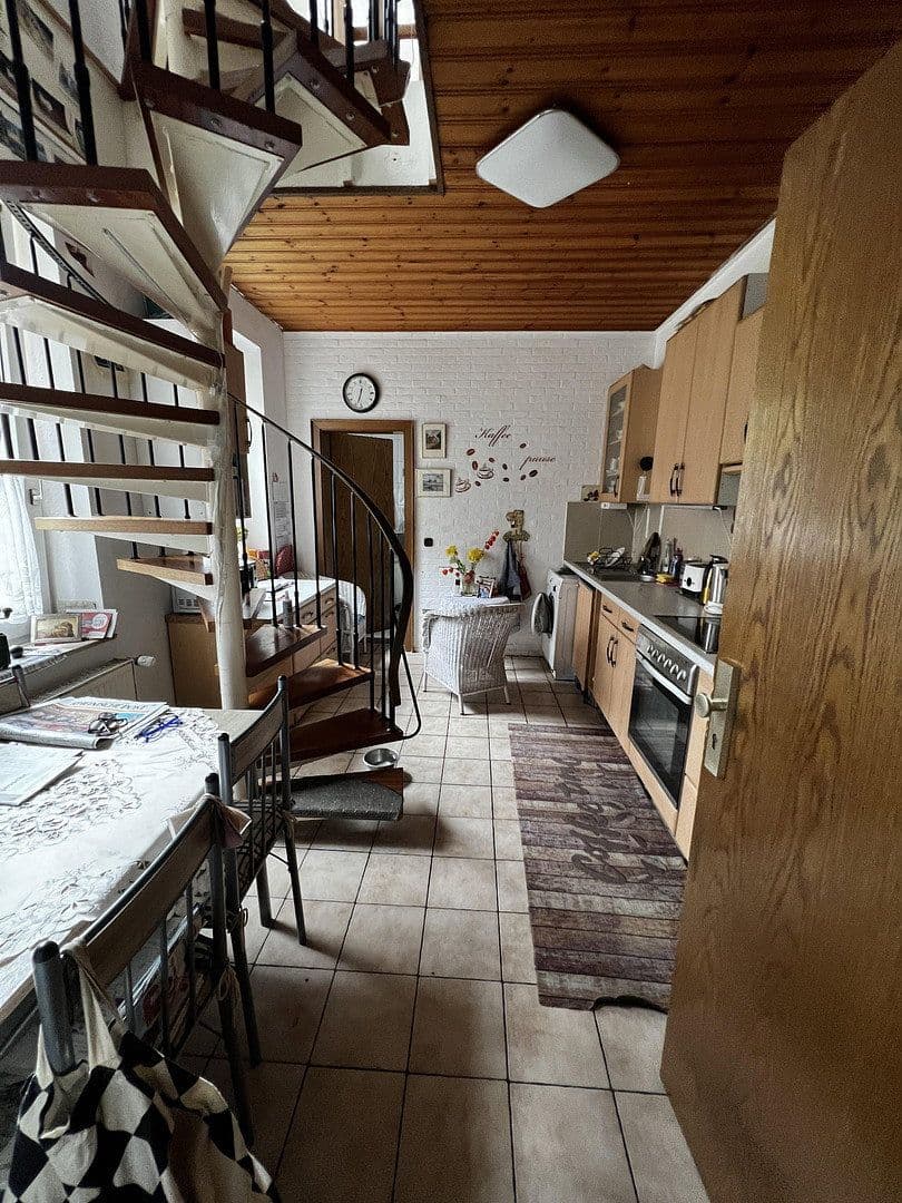 Prodej domu 200 m², pozemek 407 m², Kölner Straße 22, Mönchengladbach, Severní Porýní-Vestfálsko Prodej domu 200 m², pozemek 407 m², Kölner Straße 22, Mönchengladbach, Severní Porýní-Vestfálsko