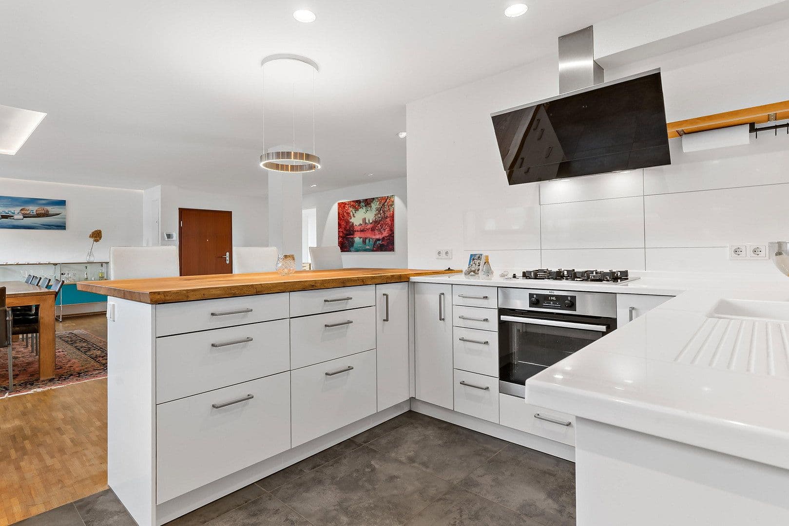 Prodej bytu 5+1 142 m², Saarbrücken, Země Sársko Prodej bytu 5+1 142 m², Saarbrücken, Země Sársko