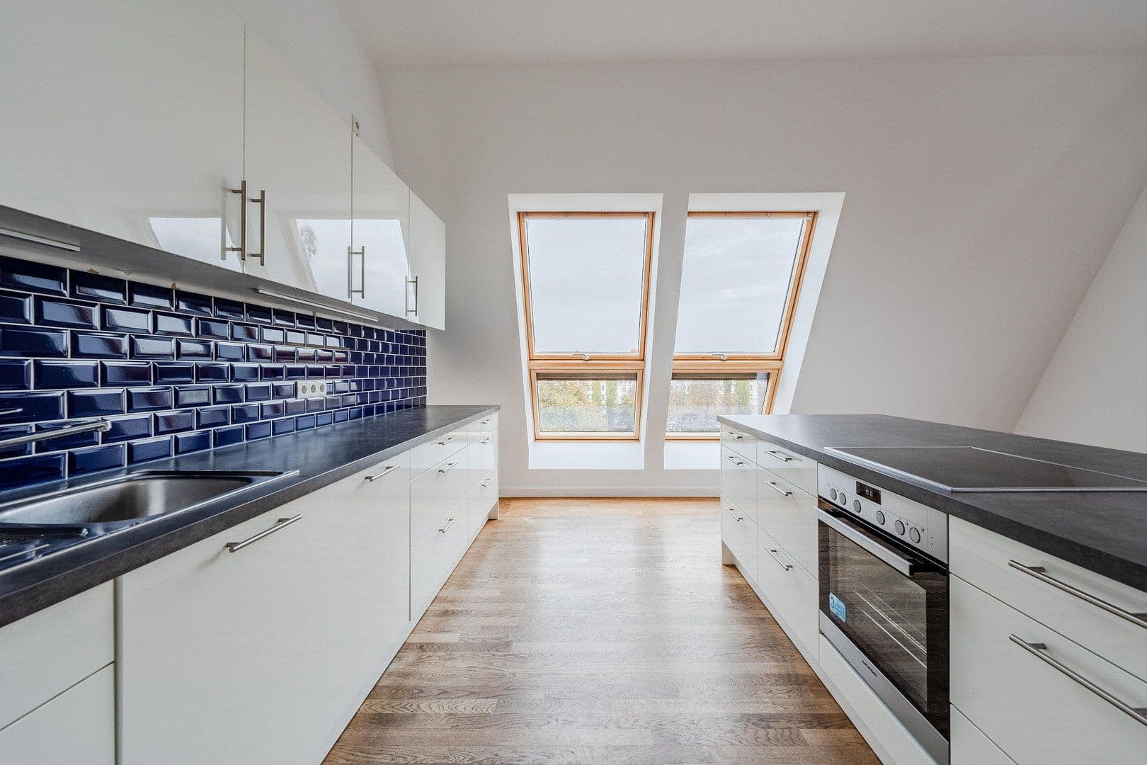 Prodej bytu 7+1 286 m², Gabriel Max Str 15a, Berlin, Berlín Prodej bytu 7+1 286 m², Gabriel Max Str 15a, Berlin, Berlín
