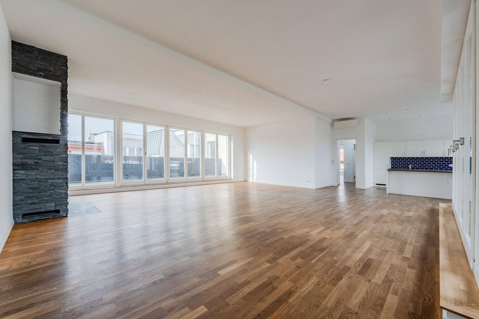 Prodej bytu 7+1 286 m², Gabriel Max Str 15a, Berlin, Berlín Prodej bytu 7+1 286 m², Gabriel Max Str 15a, Berlin, Berlín
