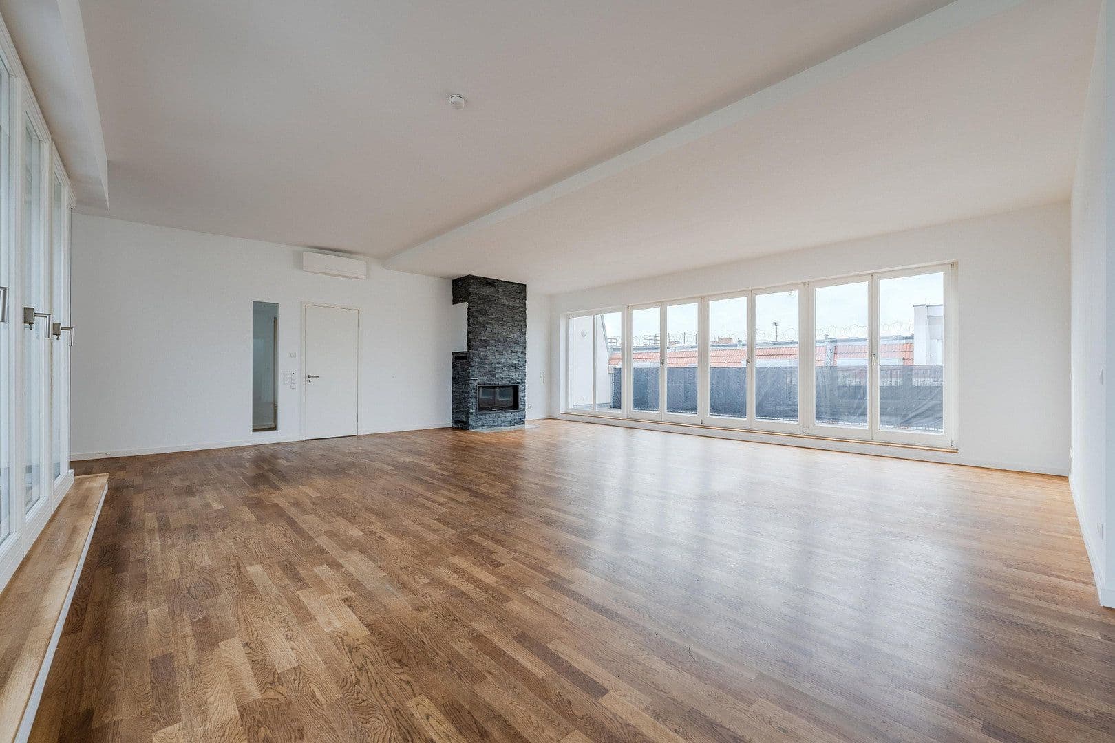 Prodej bytu 7+1 286 m², Gabriel Max Str 15a, Berlin, Berlín Prodej bytu 7+1 286 m², Gabriel Max Str 15a, Berlin, Berlín
