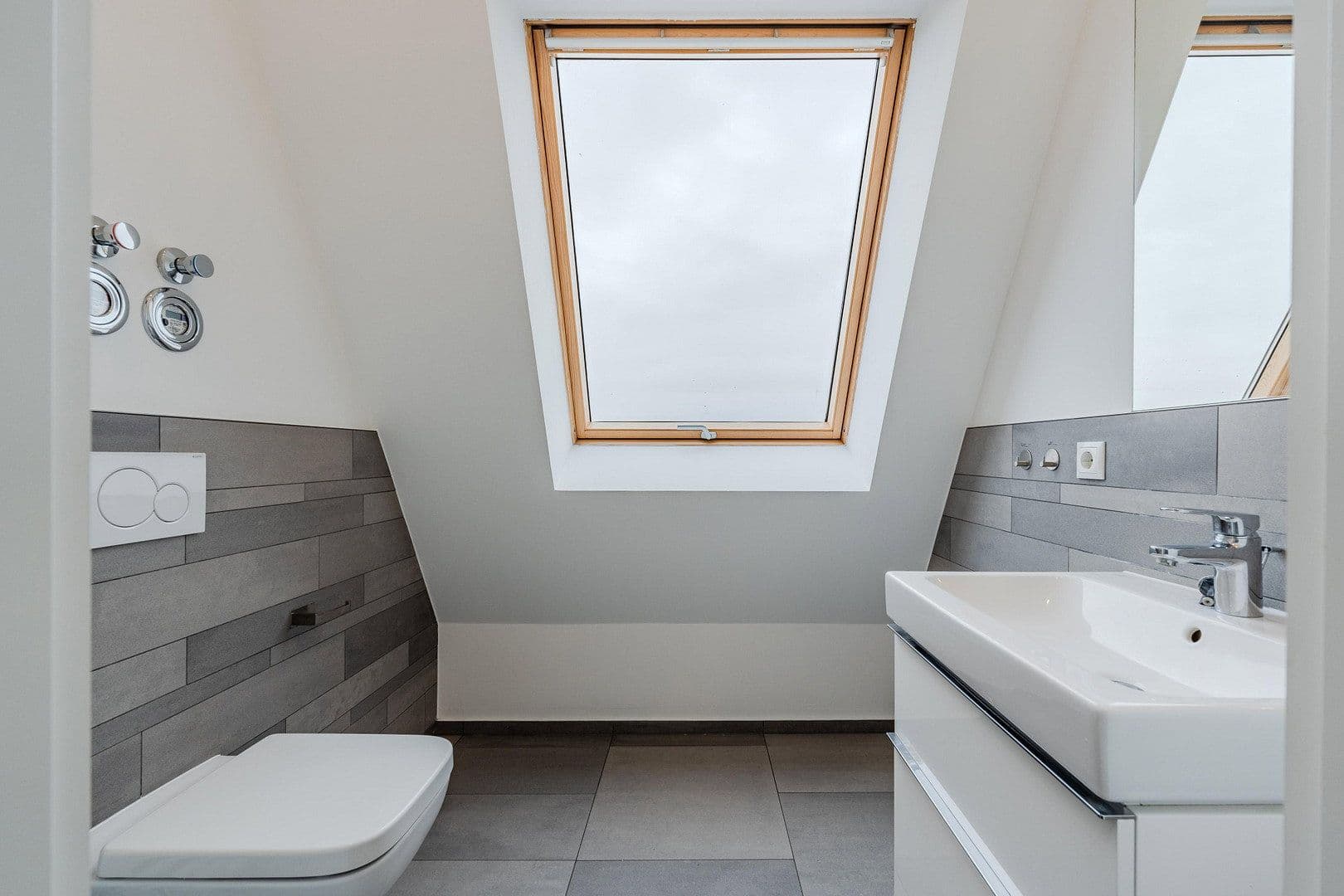 Prodej bytu 7+1 286 m², Gabriel Max Str 15a, Berlin, Berlín Prodej bytu 7+1 286 m², Gabriel Max Str 15a, Berlin, Berlín