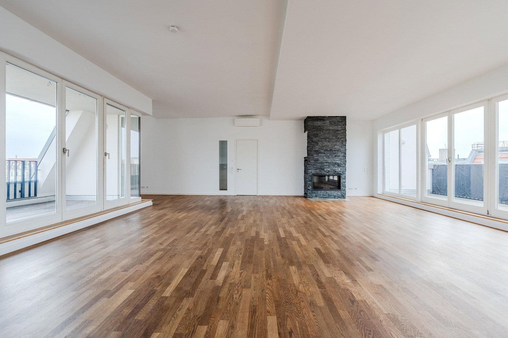 Prodej bytu 7+1 286 m², Gabriel Max Str 15a, Berlin, Berlín Prodej bytu 7+1 286 m², Gabriel Max Str 15a, Berlin, Berlín
