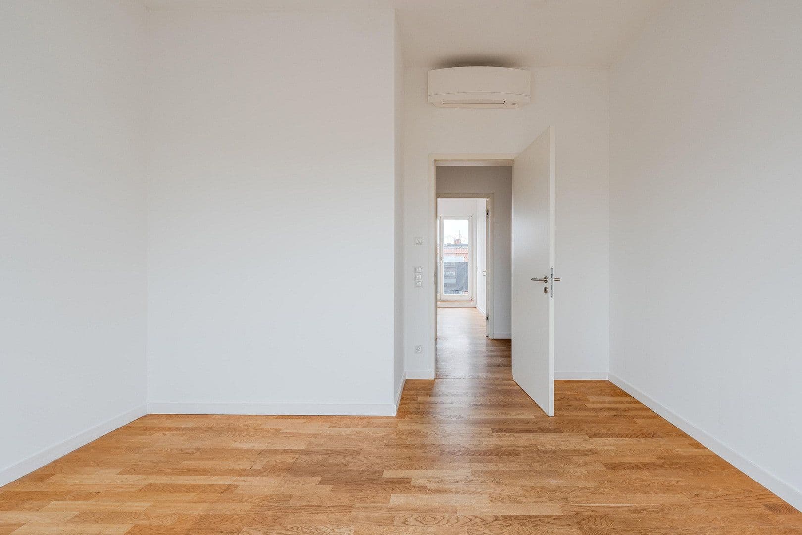 Prodej bytu 7+1 286 m², Gabriel Max Str 15a, Berlin, Berlín Prodej bytu 7+1 286 m², Gabriel Max Str 15a, Berlin, Berlín