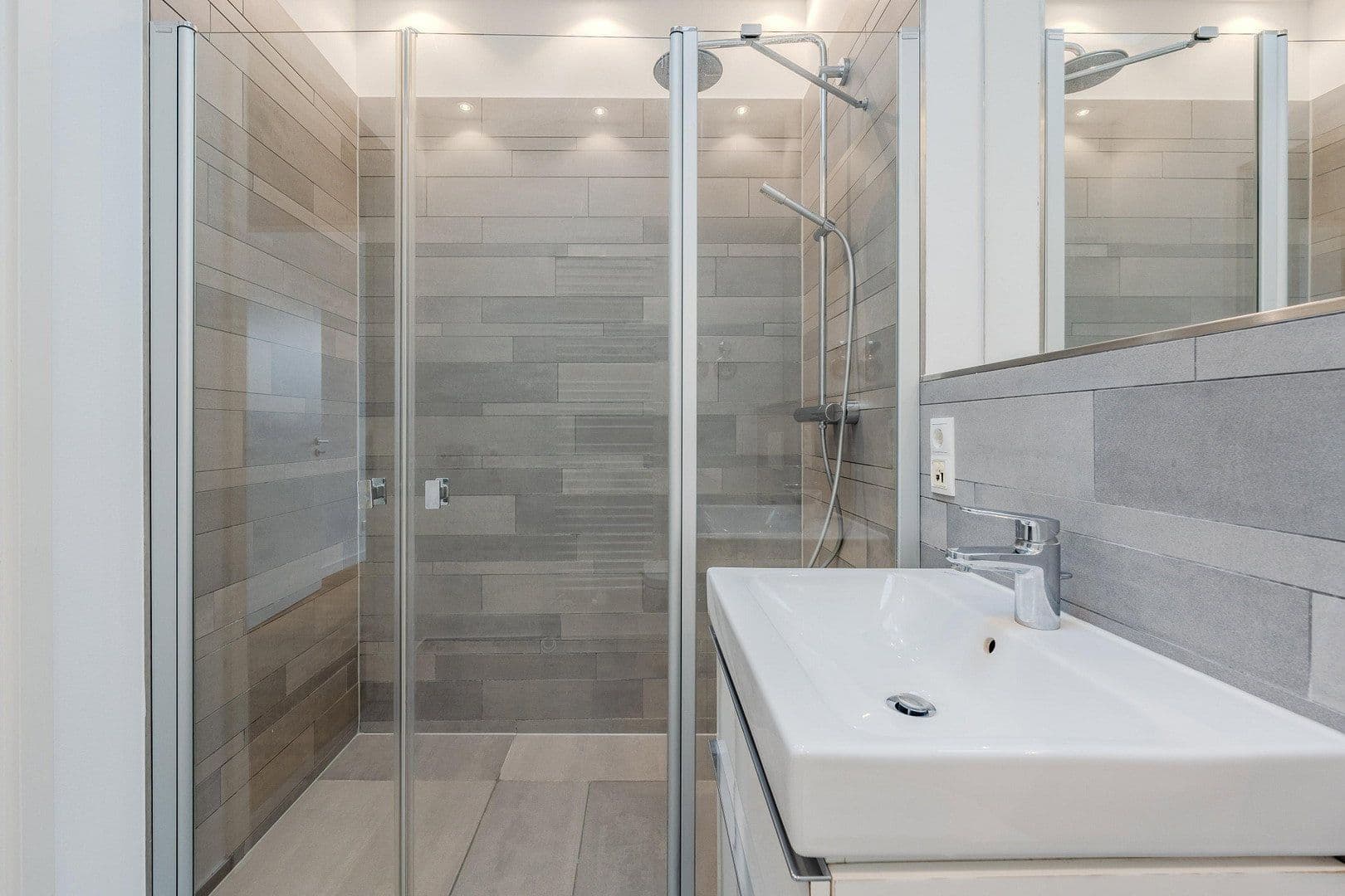 Prodej bytu 7+1 286 m², Gabriel Max Str 15a, Berlin, Berlín Prodej bytu 7+1 286 m², Gabriel Max Str 15a, Berlin, Berlín