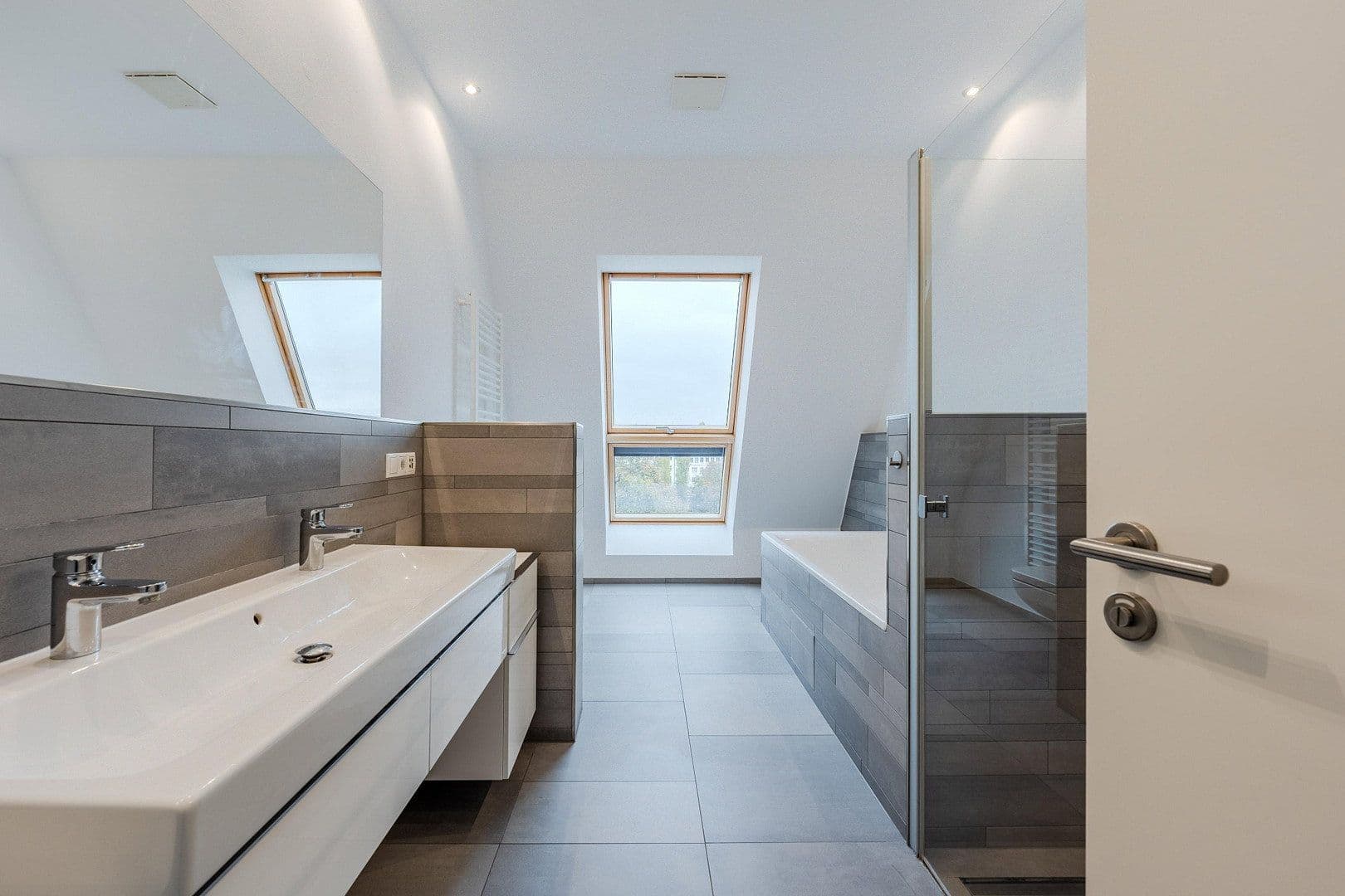 Prodej bytu 7+1 286 m², Gabriel Max Str 15a, Berlin, Berlín Prodej bytu 7+1 286 m², Gabriel Max Str 15a, Berlin, Berlín