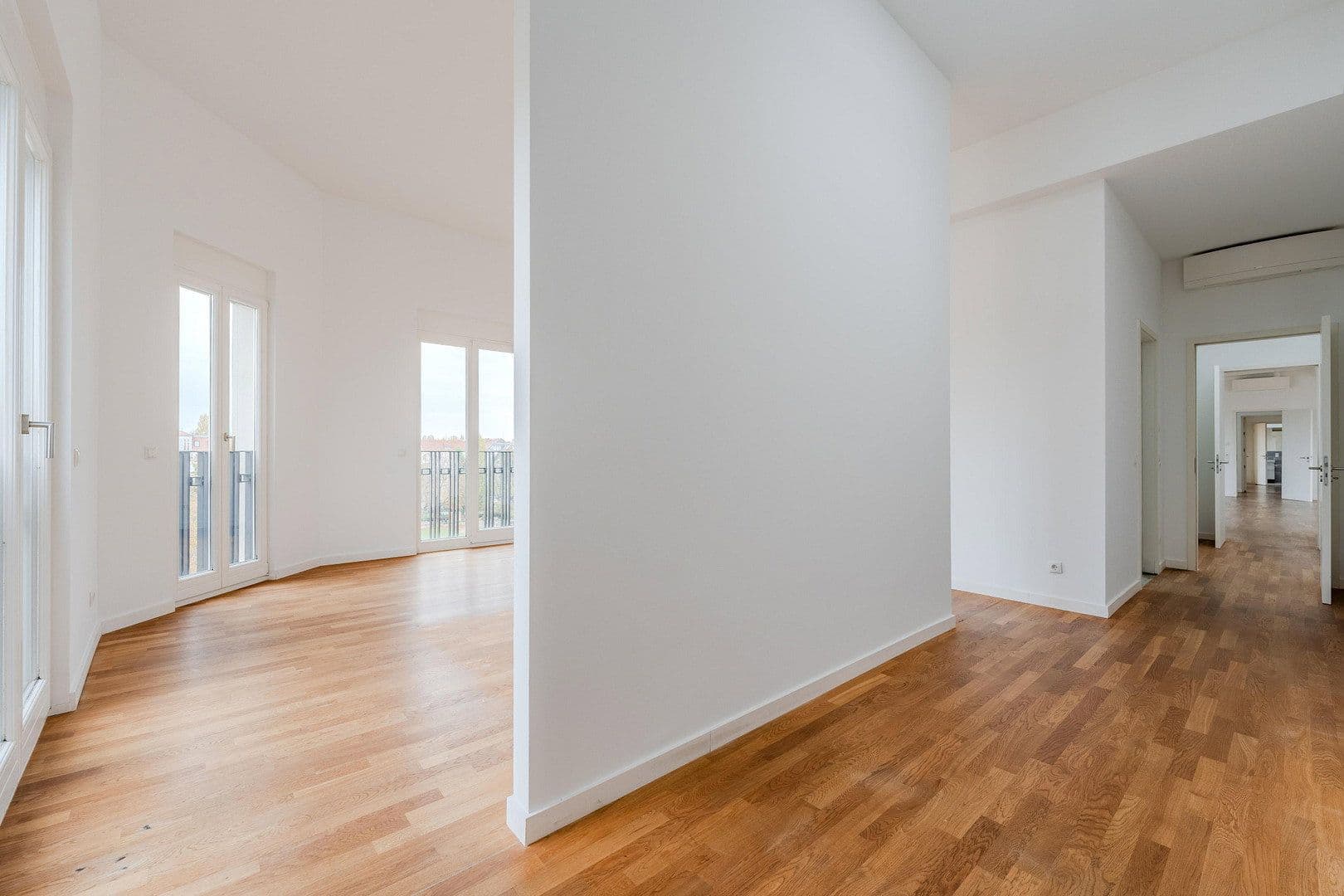 Prodej bytu 7+1 286 m², Gabriel Max Str 15a, Berlin, Berlín Prodej bytu 7+1 286 m², Gabriel Max Str 15a, Berlin, Berlín