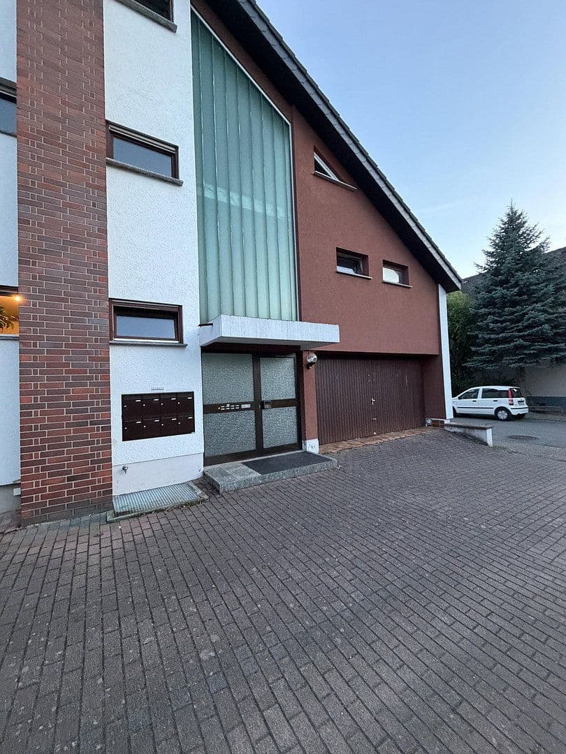Pronájem bytu 3+1 104 m², Siegfriedstr. 24, Schriesheim, Bádensko-Württembersko Pronájem bytu 3+1 104 m², Siegfriedstr. 24, Schriesheim, Bádensko-Württembersko