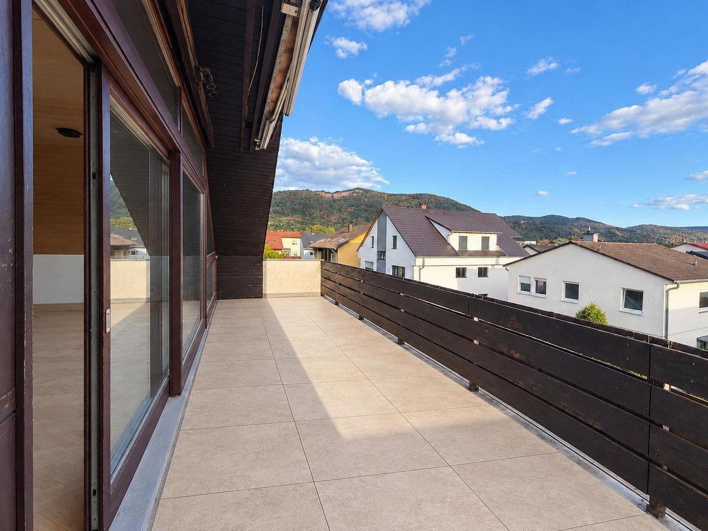 Pronájem bytu 3+1 104 m², Siegfriedstr. 24, Schriesheim, Bádensko-Württembersko Pronájem bytu 3+1 104 m², Siegfriedstr. 24, Schriesheim, Bádensko-Württembersko