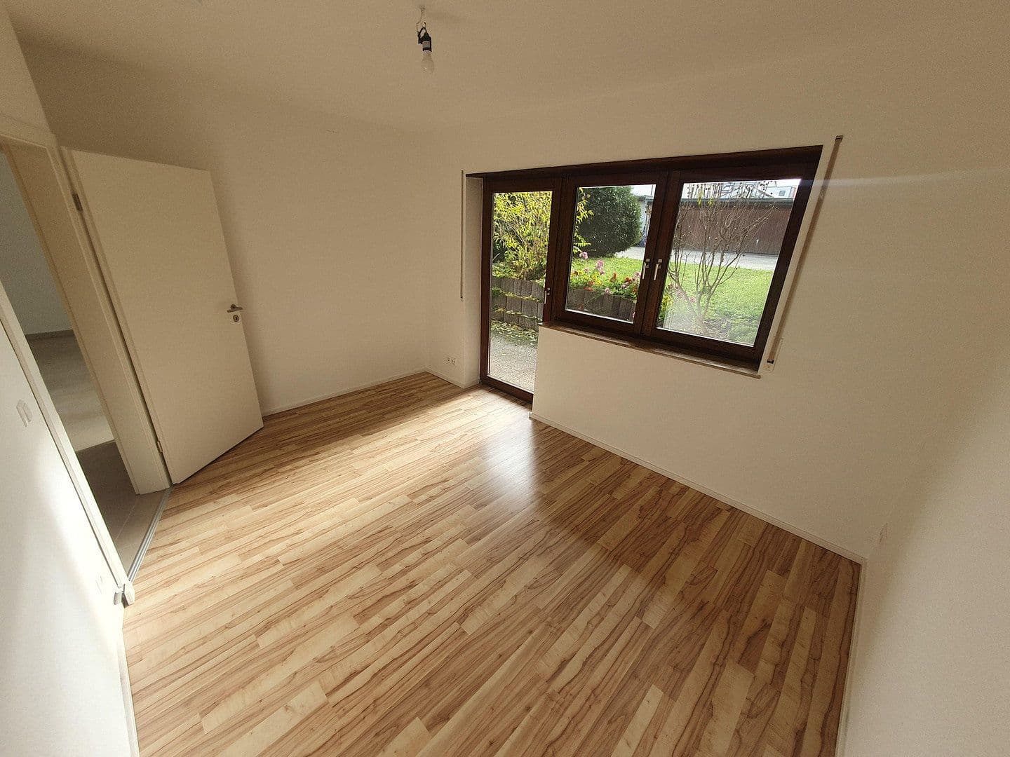 Pronájem bytu 2+1 68 m², Am Langen Sand 13, Schwetzingen, Bádensko-Württembersko Pronájem bytu 2+1 68 m², Am Langen Sand 13, Schwetzingen, Bádensko-Württembersko