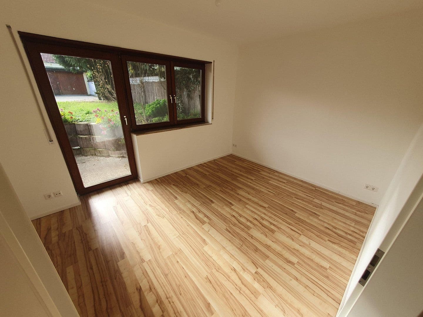 Pronájem bytu 2+1 68 m², Am Langen Sand 13, Schwetzingen, Bádensko-Württembersko Pronájem bytu 2+1 68 m², Am Langen Sand 13, Schwetzingen, Bádensko-Württembersko