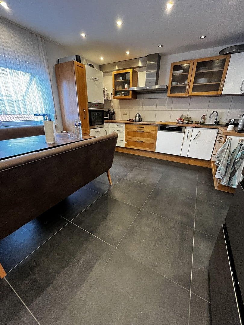 Pronájem bytu 3+1 95 m², Mutterstadt, Porýní-Falc Pronájem bytu 3+1 95 m², Mutterstadt, Porýní-Falc