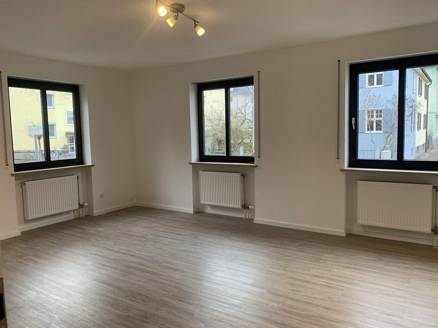 Pronájem bytu 3+1 76 m², Luitpoldstraße 21, Augsburg, Bavorsko Pronájem bytu 3+1 76 m², Luitpoldstraße 21, Augsburg, Bavorsko