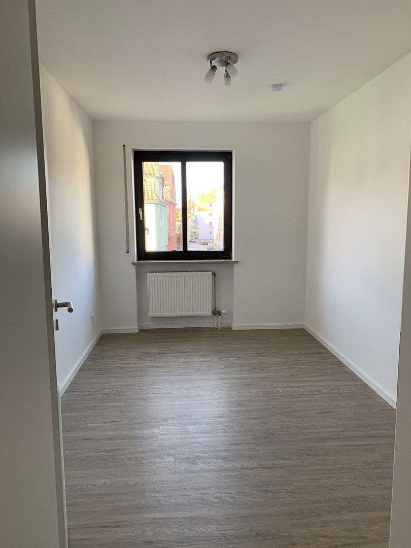 Pronájem bytu 3+1 76 m², Luitpoldstraße 21, Augsburg, Bavorsko Pronájem bytu 3+1 76 m², Luitpoldstraße 21, Augsburg, Bavorsko