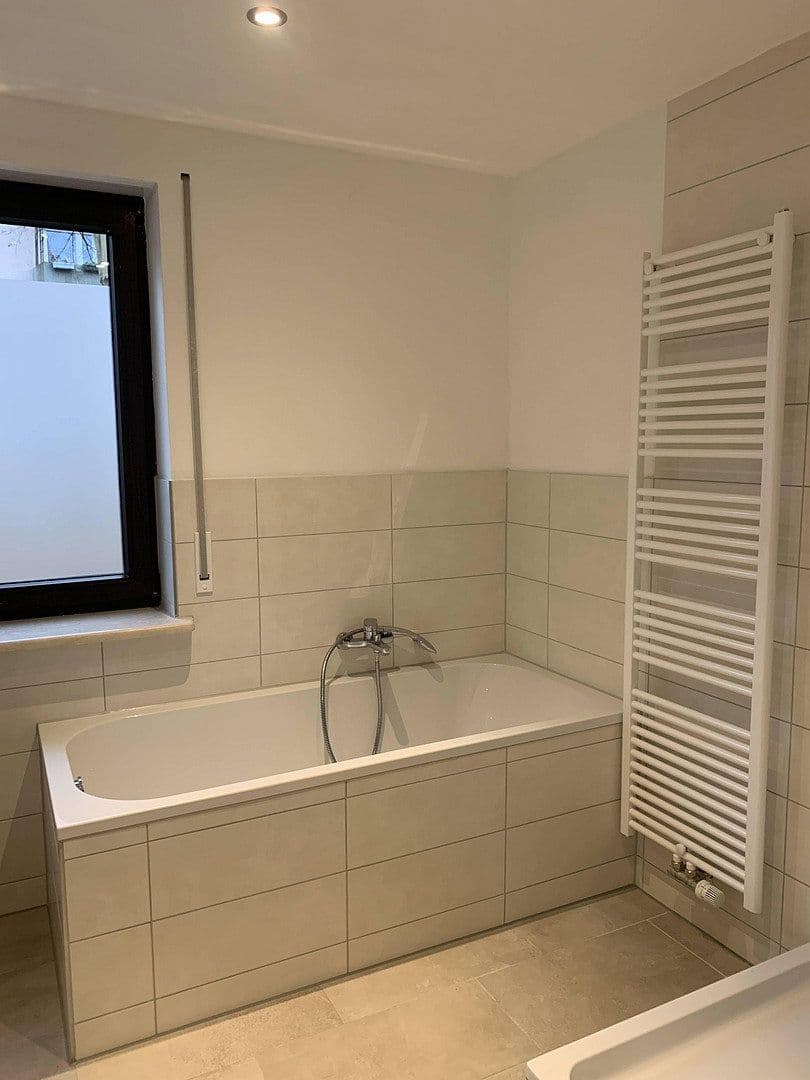 Pronájem bytu 3+1 76 m², Luitpoldstraße 21, Augsburg, Bavorsko Pronájem bytu 3+1 76 m², Luitpoldstraße 21, Augsburg, Bavorsko