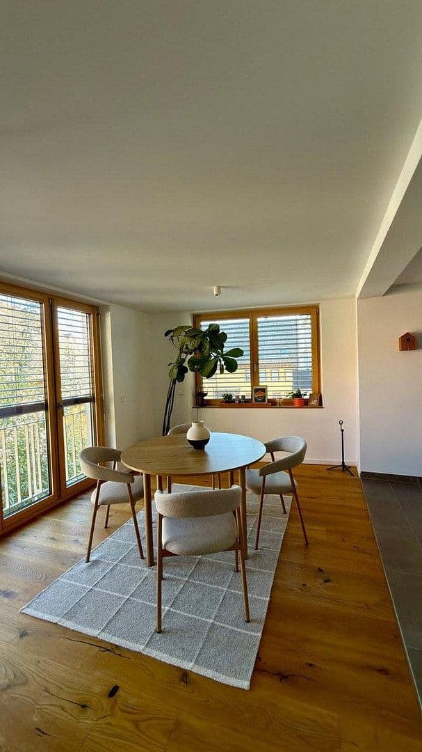 Pronájem bytu 3+1 82 m², Bruchsal, Bádensko-Württembersko Pronájem bytu 3+1 82 m², Bruchsal, Bádensko-Württembersko