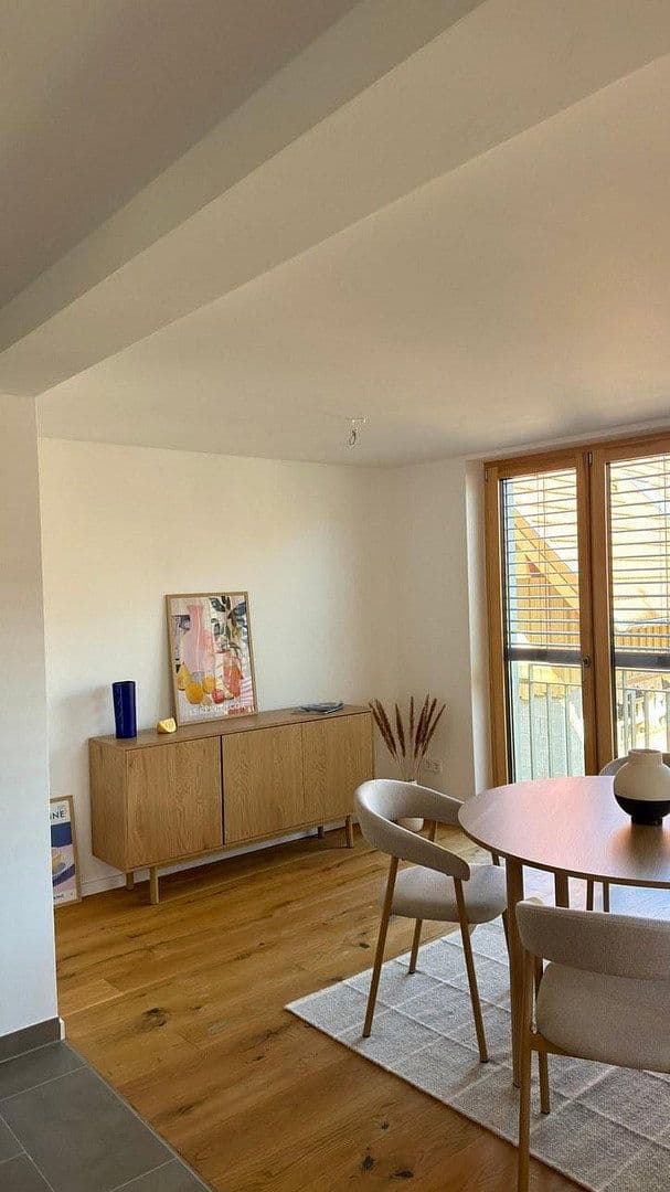 Pronájem bytu 3+1 82 m², Bruchsal, Bádensko-Württembersko Pronájem bytu 3+1 82 m², Bruchsal, Bádensko-Württembersko