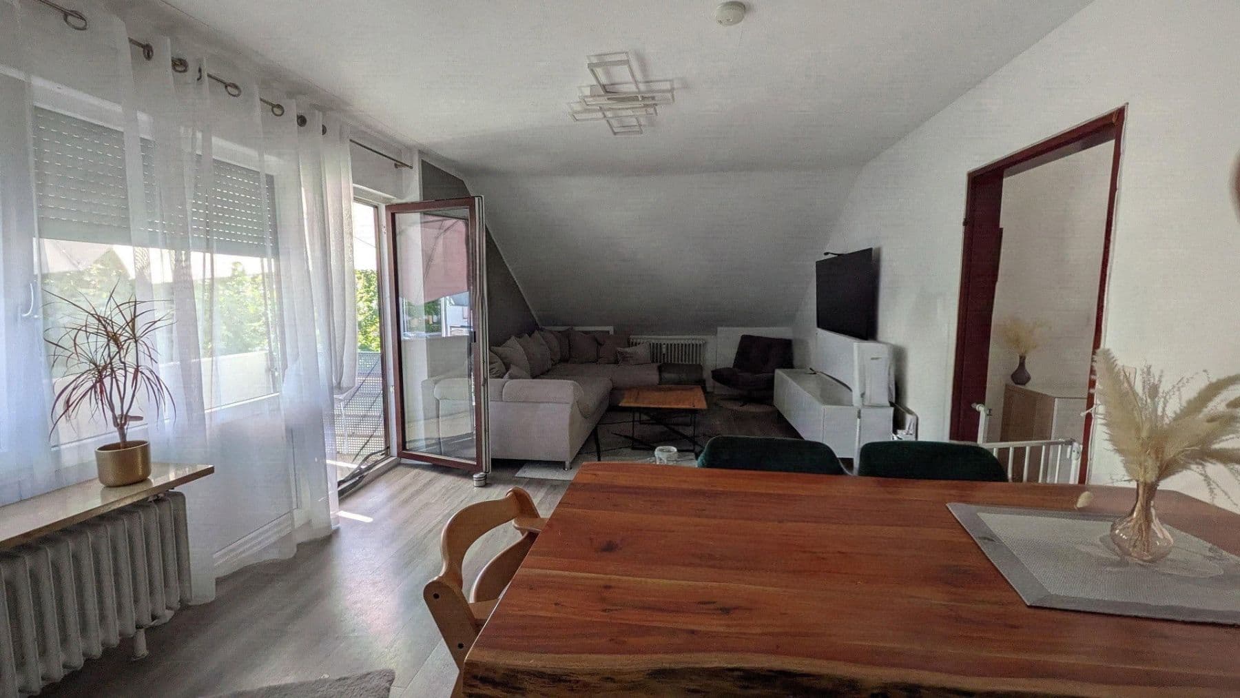Prodej bytu 3+1 66 m², Bernhardusstr. 12, Ehrenkirchen, Bádensko-Württembersko Prodej bytu 3+1 66 m², Bernhardusstr. 12, Ehrenkirchen, Bádensko-Württembersko