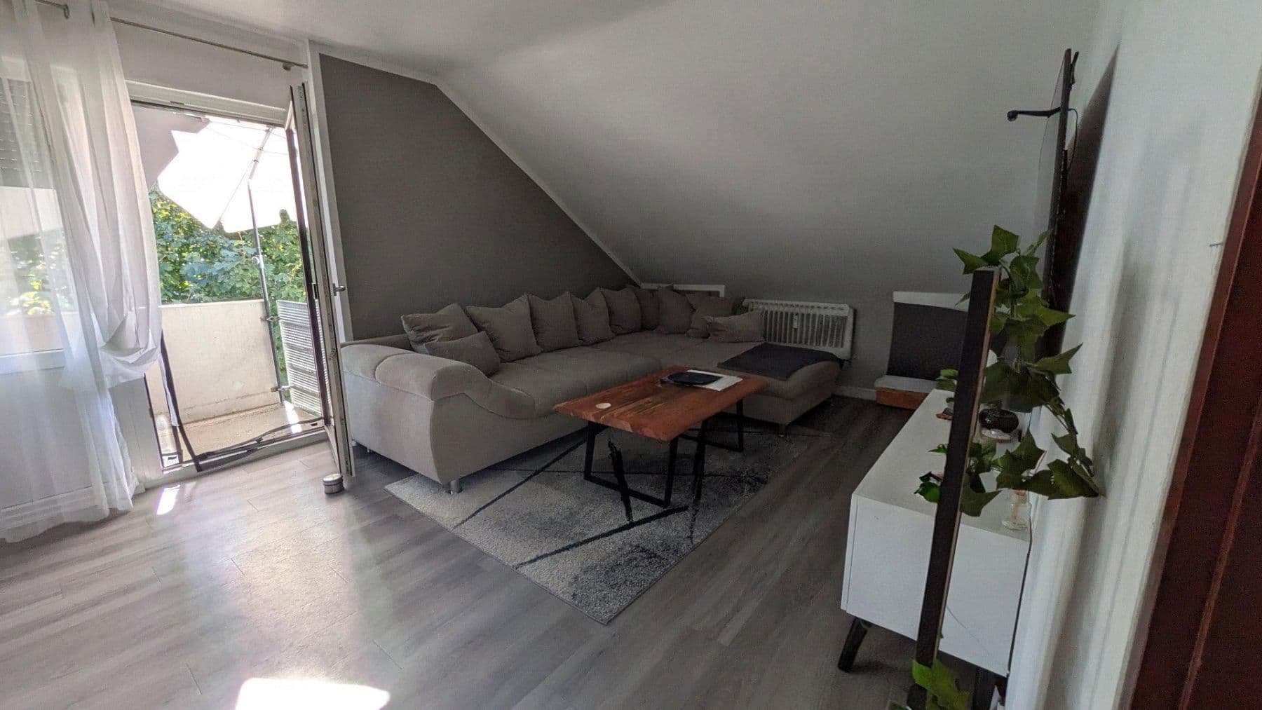 Prodej bytu 3+1 66 m², Bernhardusstr. 12, Ehrenkirchen, Bádensko-Württembersko Prodej bytu 3+1 66 m², Bernhardusstr. 12, Ehrenkirchen, Bádensko-Württembersko