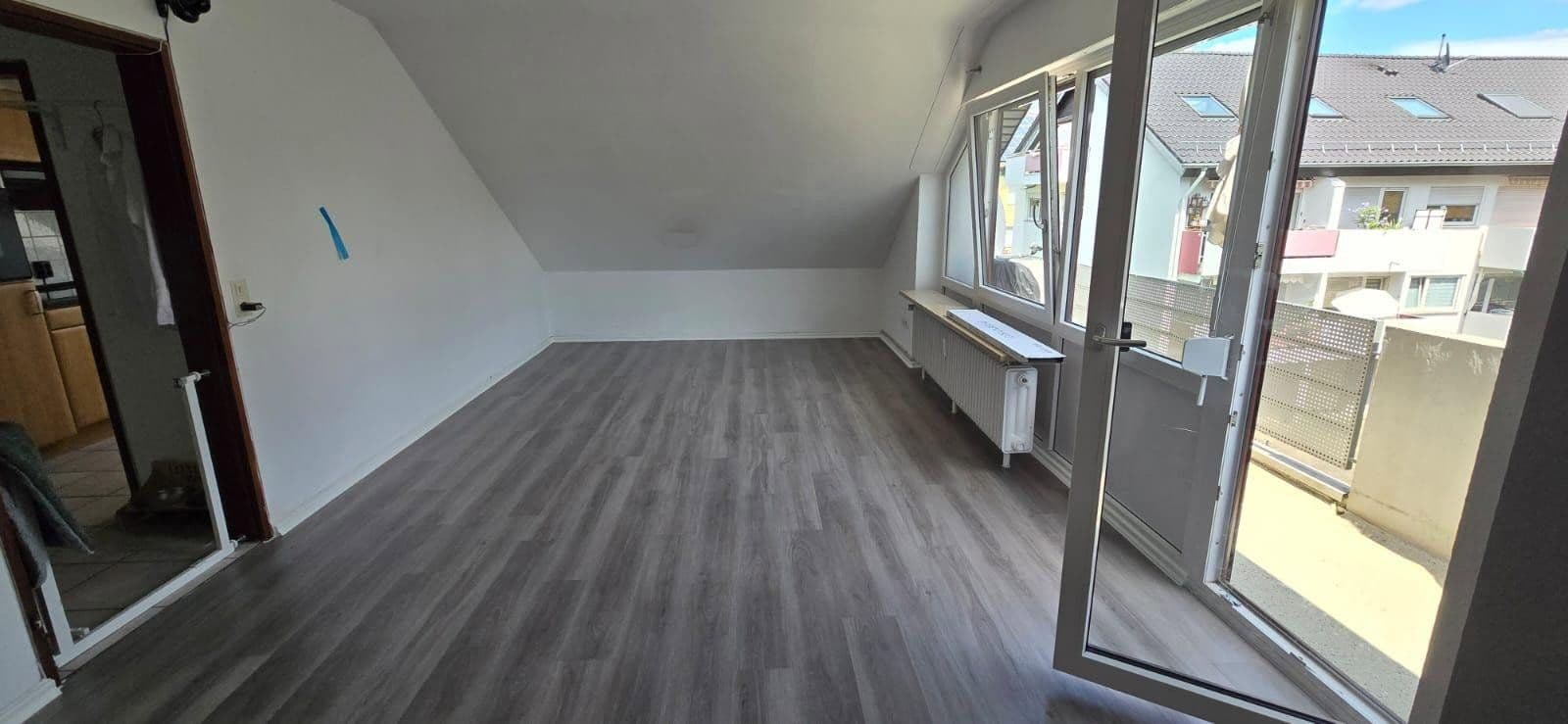 Prodej bytu 3+1 66 m², Bernhardusstr. 12, Ehrenkirchen, Bádensko-Württembersko Prodej bytu 3+1 66 m², Bernhardusstr. 12, Ehrenkirchen, Bádensko-Württembersko