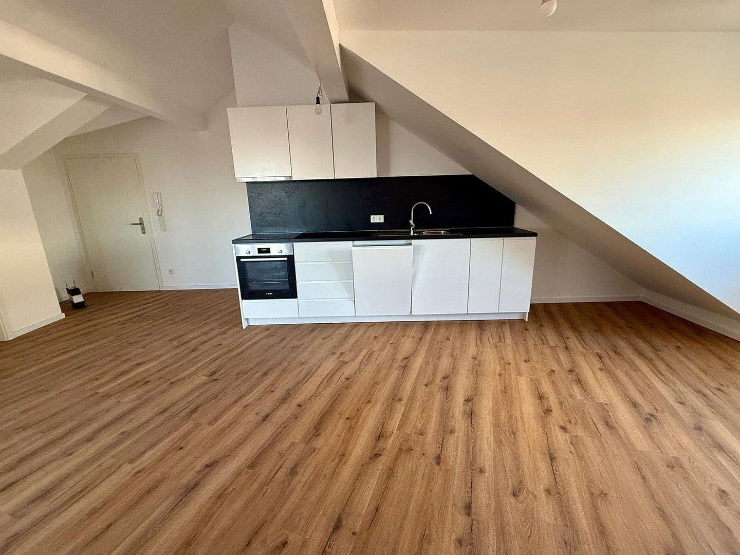 Pronájem bytu 3+kk 85 m², Stromerstr. 1/1A, Nürnberg, Bavorsko Pronájem bytu 3+kk 85 m², Stromerstr. 1/1A, Nürnberg, Bavorsko