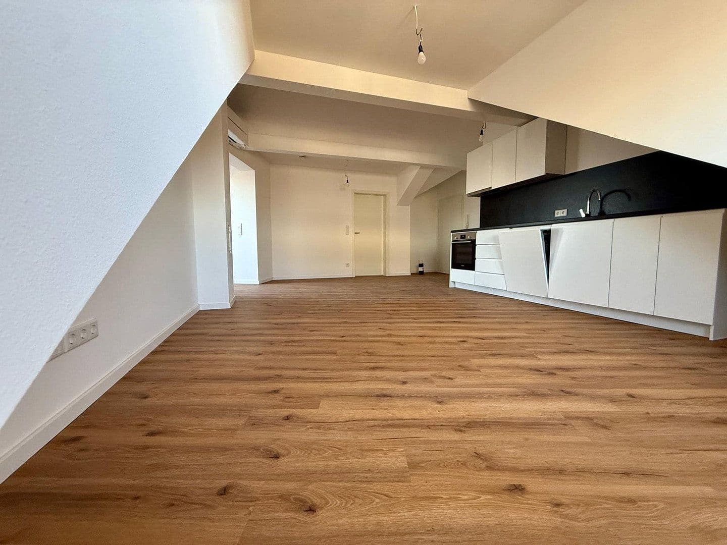 Pronájem bytu 3+kk 85 m², Stromerstr. 1/1A, Nürnberg, Bavorsko Pronájem bytu 3+kk 85 m², Stromerstr. 1/1A, Nürnberg, Bavorsko