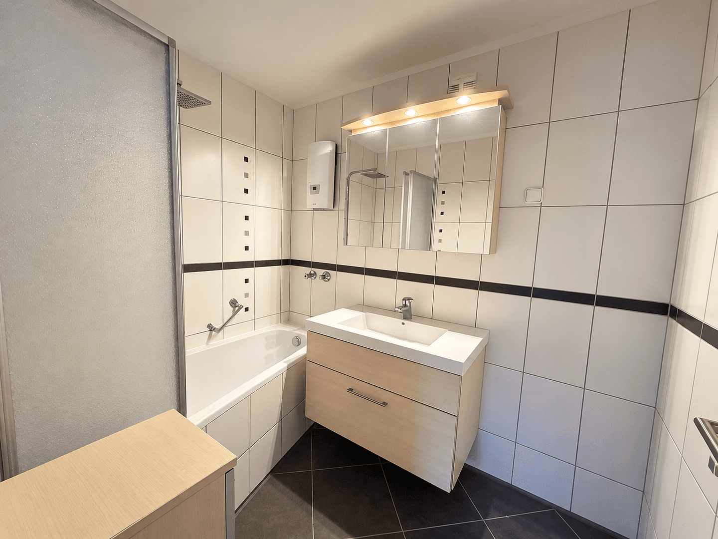 Pronájem bytu 4+1 82 m², Albert-Schweitzer-Straße 7, Essen, Severní Porýní-Vestfálsko Pronájem bytu 4+1 82 m², Albert-Schweitzer-Straße 7, Essen, Severní Porýní-Vestfálsko