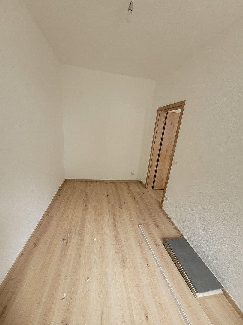 Pronájem bytu 2+1 40 m², Gröbener Schulstraße 6, Teuchern, Sasko-Anhaltsko Pronájem bytu 2+1 40 m², Gröbener Schulstraße 6, Teuchern, Sasko-Anhaltsko