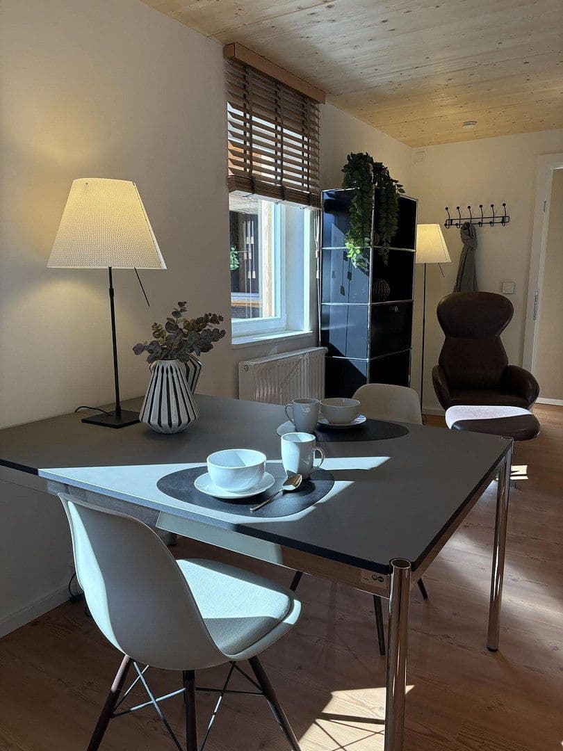 Pronájem bytu 1+1 28 m², Friedrichstraße 3, Erlangen, Bavorsko Pronájem bytu 1+1 28 m², Friedrichstraße 3, Erlangen, Bavorsko