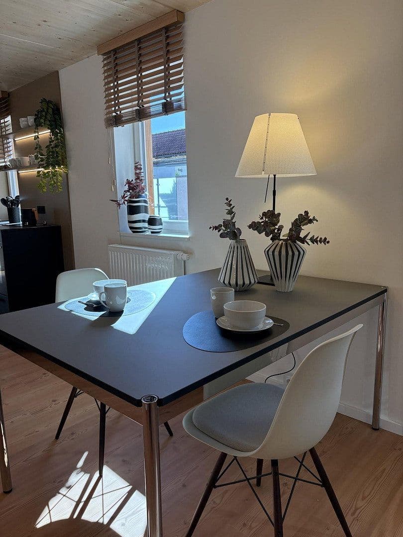 Pronájem bytu 1+1 28 m², Friedrichstraße 3, Erlangen, Bavorsko Pronájem bytu 1+1 28 m², Friedrichstraße 3, Erlangen, Bavorsko