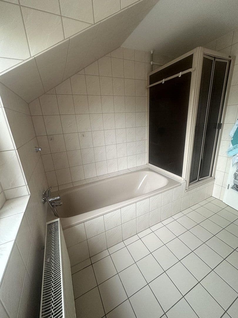 Pronájem domu 130 m², pozemek 250 m², Ludwigshafen am Rhein, Porýní-Falc Pronájem domu 130 m², pozemek 250 m², Ludwigshafen am Rhein, Porýní-Falc
