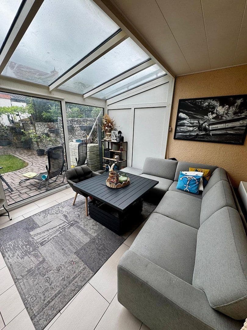Pronájem domu 130 m², pozemek 250 m², Ludwigshafen am Rhein, Porýní-Falc Pronájem domu 130 m², pozemek 250 m², Ludwigshafen am Rhein, Porýní-Falc