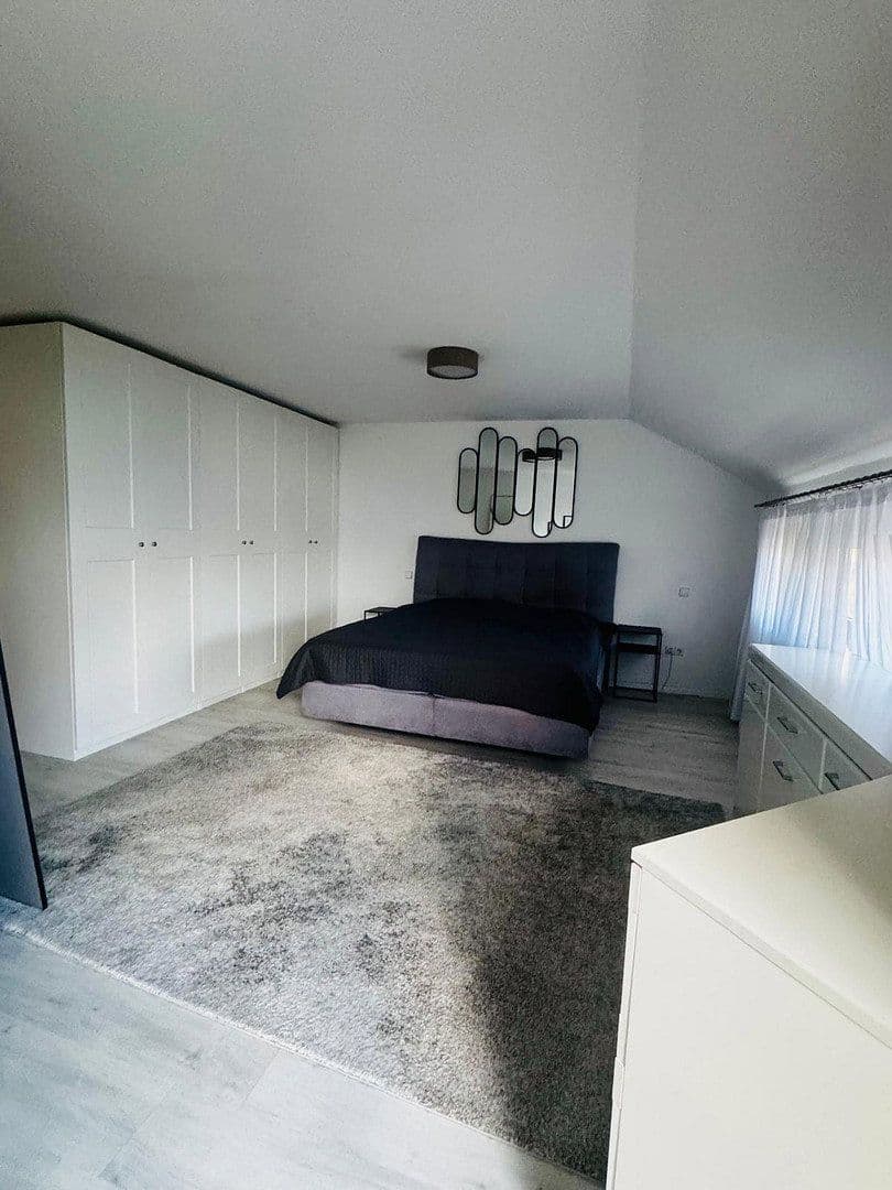 Pronájem domu 130 m², pozemek 250 m², Ludwigshafen am Rhein, Porýní-Falc Pronájem domu 130 m², pozemek 250 m², Ludwigshafen am Rhein, Porýní-Falc